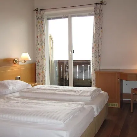 Schoene Aussicht Hotell 3*
