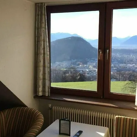 Schoene Aussicht Hotell 3*